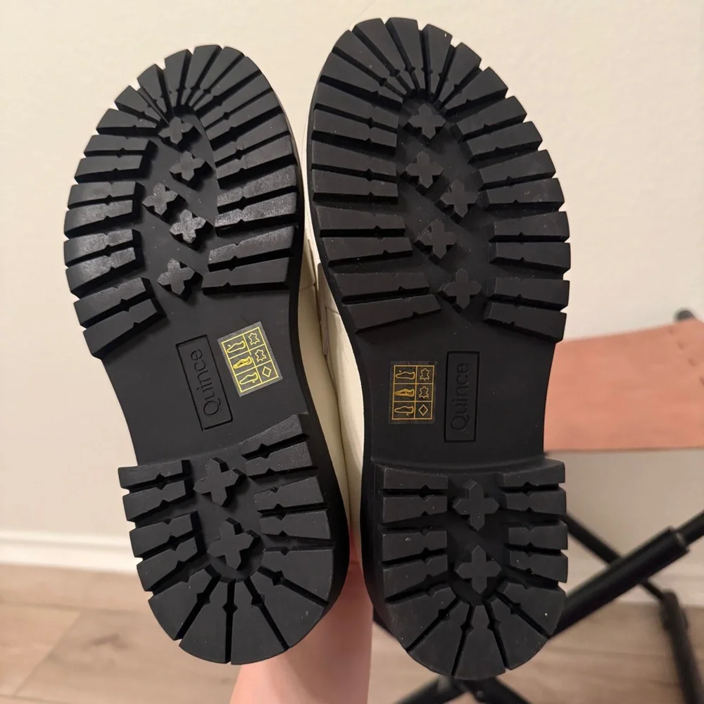 Quince| EUC Women’s Size 7 Cream Loafers with Black Soles - Picture 12 of 14